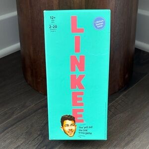 LINKEE The yell out of the link trivia game, 12+ age group 2 to 20 players